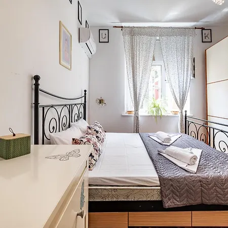 Apartmán Aristocratic 2bdrm Varna