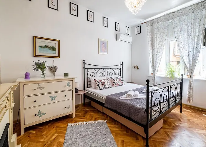 Aristocratic 2bdrm * וארנה