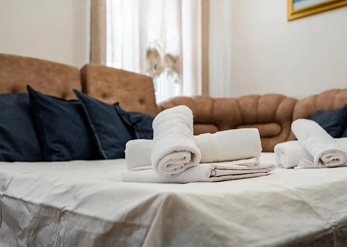 Aristocratic 2bdrm דירה וארנה