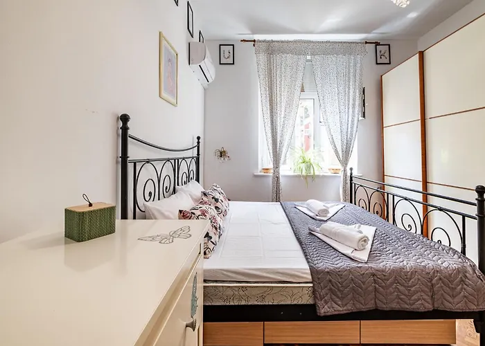 דירה Aristocratic 2bdrm וארנה