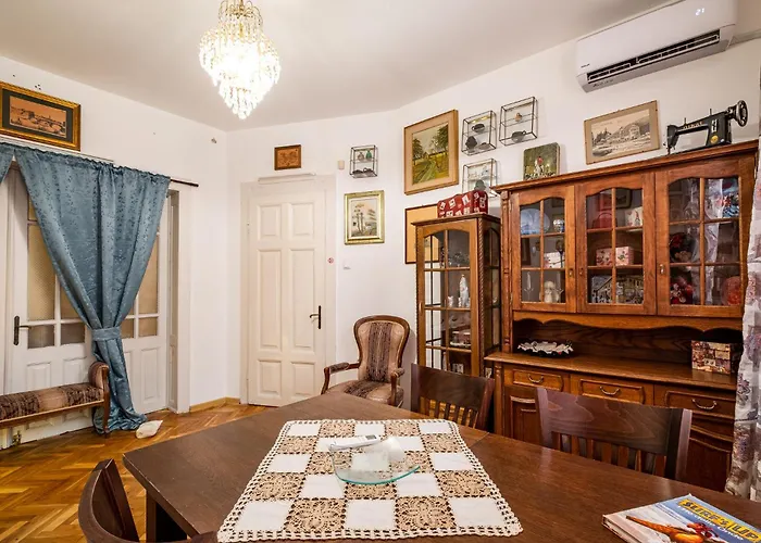 Aristocratic 2bdrm וארנה