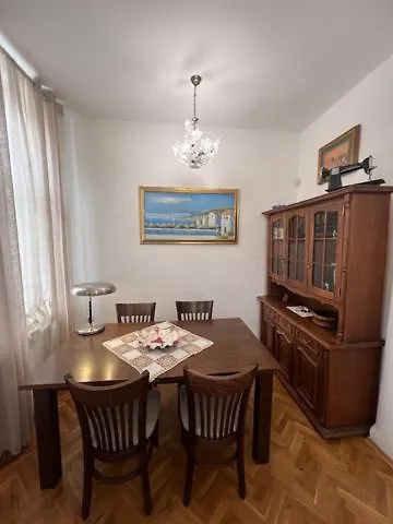 Aristocratic 2bdrm דירה *