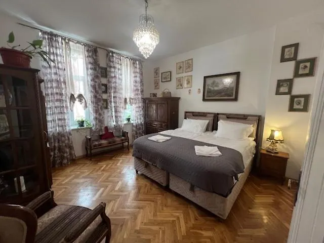 Aristocratic 2bdrm דירה