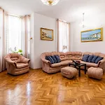Aristocratic 2bdrm Lejlighed Varna