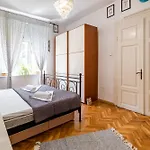 Aristocratic 2bdrm Lejlighed