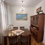 Aristocratic 2bdrm Lejlighed *