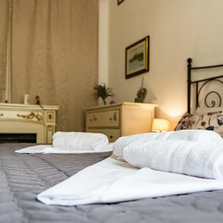 Aristocratic 2bdrm דירה וארנה