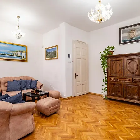 דירה Aristocratic 2bdrm *