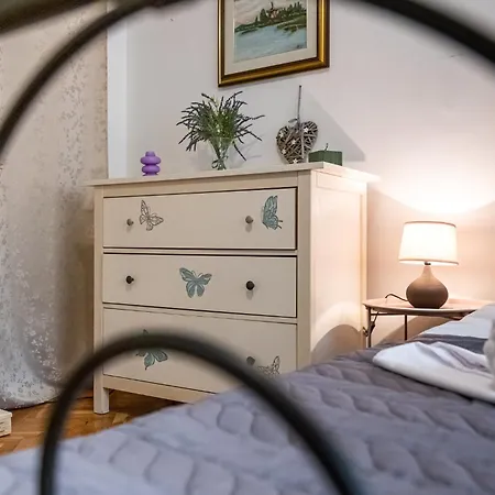 Aristocratic 2bdrm * וארנה