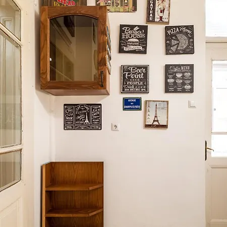 Aristocratic 2bdrm דירה *