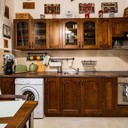 Aristocratic 2bdrm *