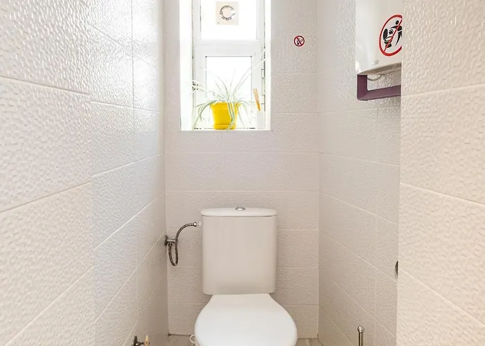 Aristocratic 2bdrm *