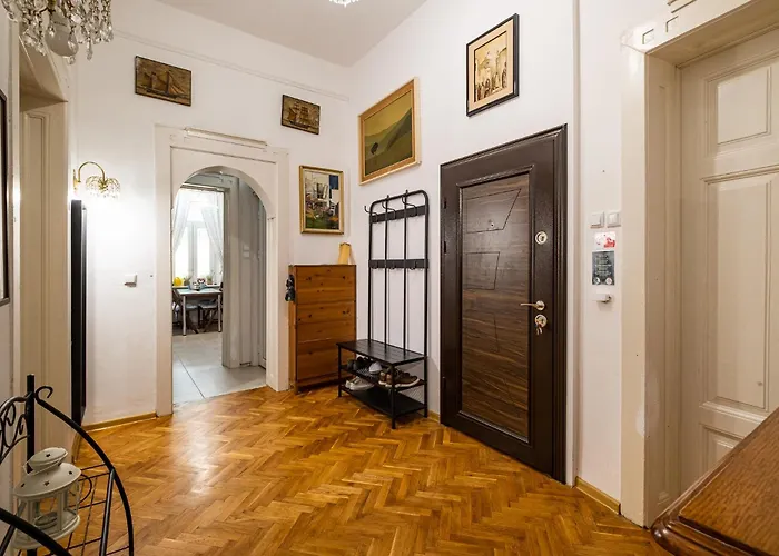 Aristocratic 2bdrm Daire Varna