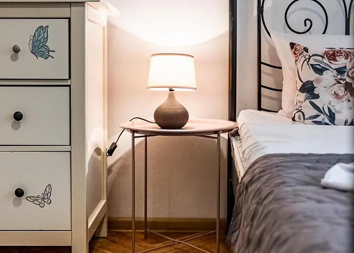 Aristocratic 2bdrm *